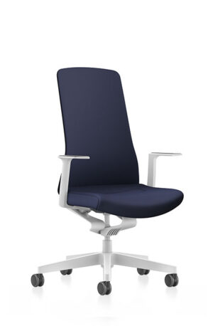 PUREis3 PU113, chaise de bureau innovante d’Interstuhl, conçue pour le mouvement naturel du corps et le confort actif. Disponible chez D-Style Interior.