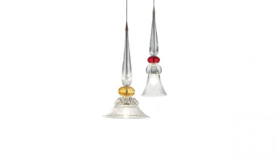 Suspension PALAZZO DUCALE SOSPENSIONE en cristal gravé avec détails colorés et support en acier poli par Reflex Angelo, disponible chez D-Style Interior