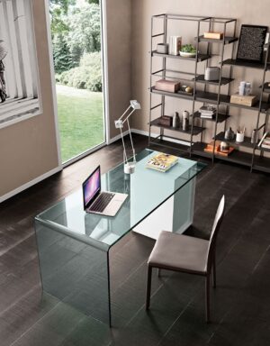 Rialto L | Bureau design FIAM Italia en verre cintré 15 mm avec tiroirs en bois laqué ou cuir, disponible sur mesure chez D-Style Interior