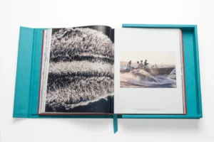 Livre design haut de gamme Riva Aquarama par Assouline, édition Ultimate sous écrin caoutchouc, disponible chez D-Style Interior.
