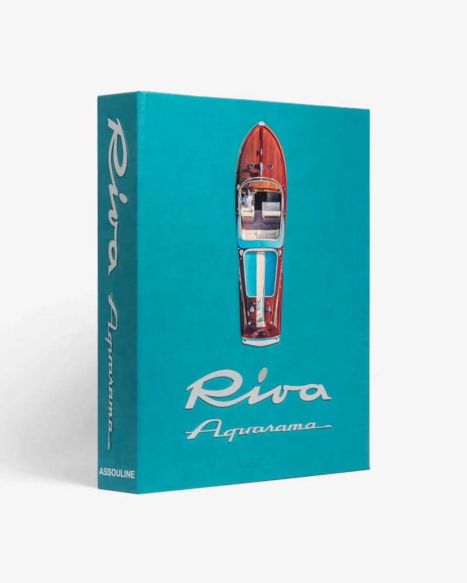 Livre design haut de gamme Riva Aquarama par Assouline, édition Ultimate sous écrin caoutchouc, disponible chez D-Style Interior.