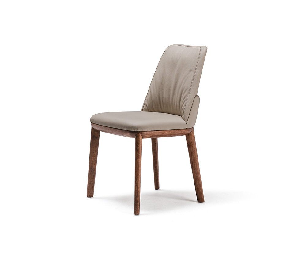 Belinda Chaise design de Cattelan Italia, élégance naturelle, structure en bois massif et assise rembourrée pour un confort absolu. Disponible chez D-Style Interior.