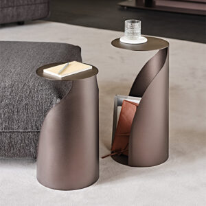 Table basse design haut de gamme Penguin par Cattelan Italia, acier laqué embossé, design Paolo Cattelan, disponible chez D-Style Interior.