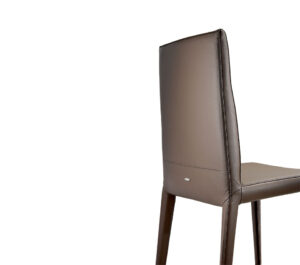 Agatha Flex Chaise design de Cattelan Italia, dotée d’un dossier flexible et d’une assise rembourrée pour un confort absolu. disponible chez D-Style Interior.