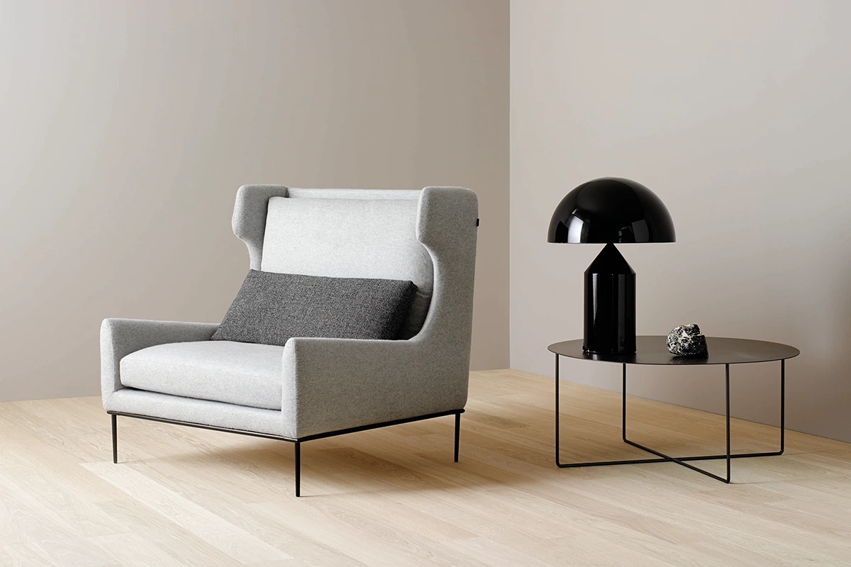 Alice fauteuil d’Amura Lab allie élégance contemporaine, confort raffiné et design italien intemporel. Disponible chez D-Style Interior.