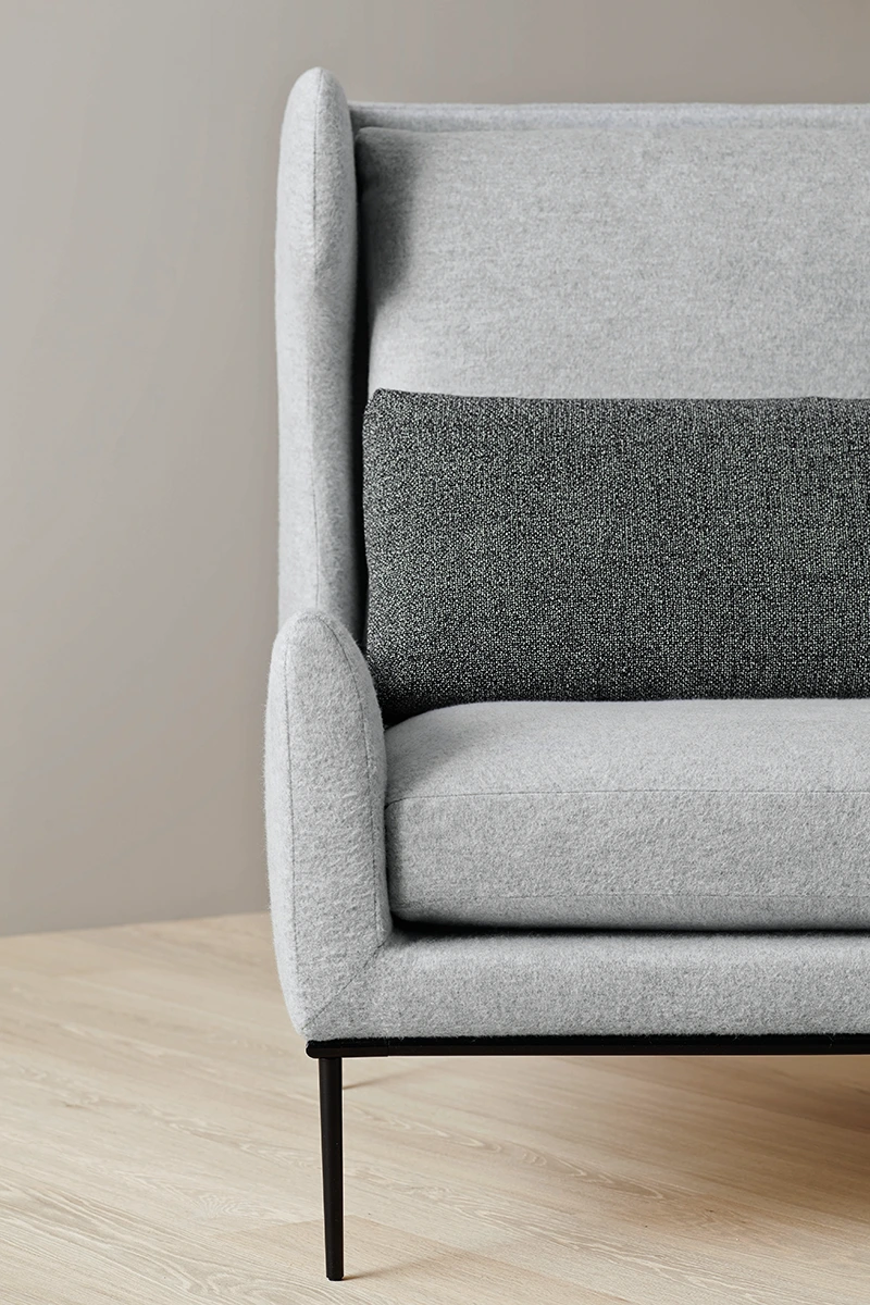 Alice fauteuil d’Amura Lab allie élégance contemporaine, confort raffiné et design italien intemporel. Disponible chez D-Style Interior.