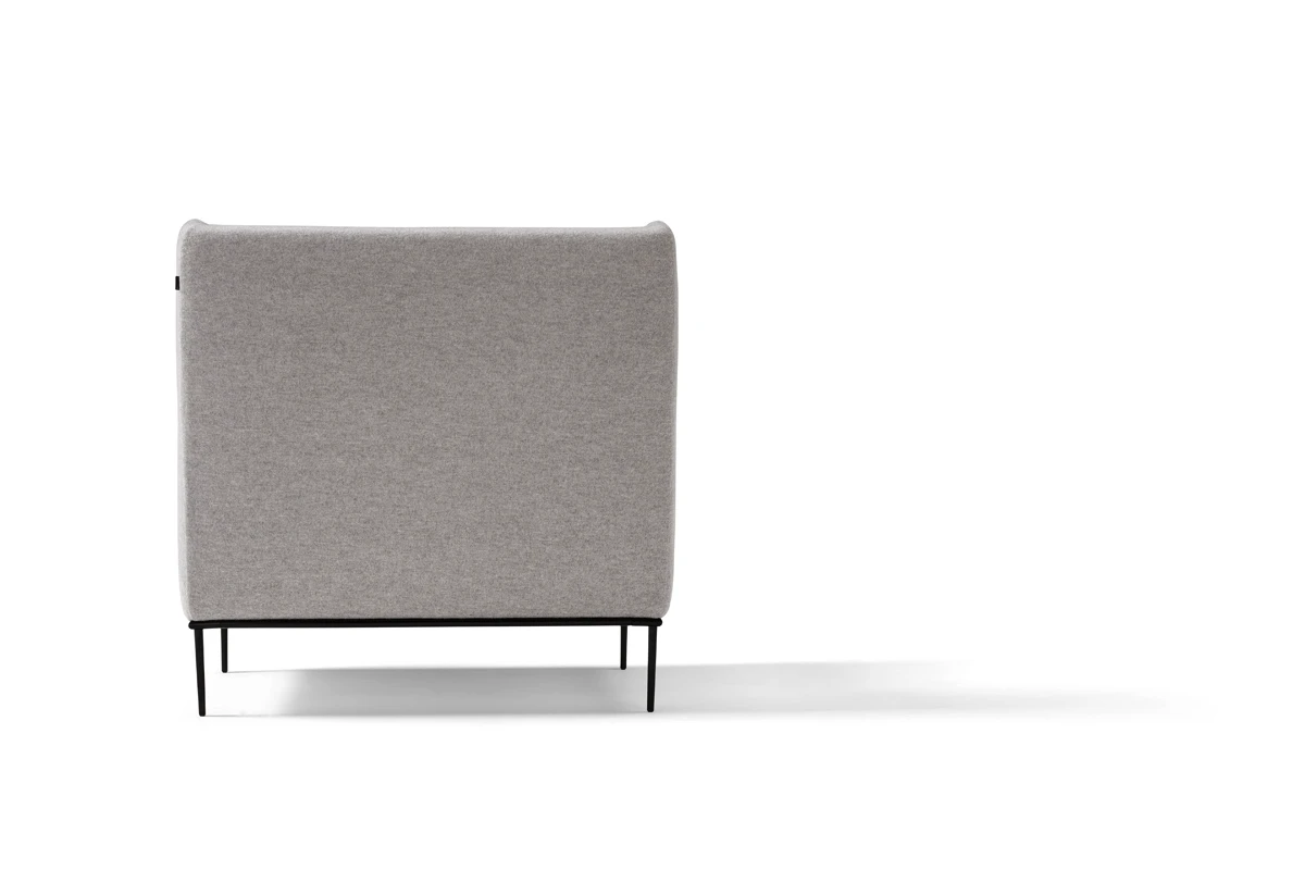 Alice fauteuil d’Amura Lab allie élégance contemporaine, confort raffiné et design italien intemporel. Disponible chez D-Style Interior.