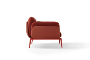 Brooklyn fauteuil par Amura Lab allie design contemporain, confort enveloppant et élégance italienne. Disponible chez D-Style Interior.