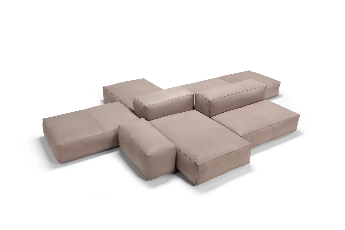 Davis Modulare canapé  d’Amura Lab conjugue design modulable, confort luxueux et élégance italienne intemporelle. Disponible chez D-Style Interior.