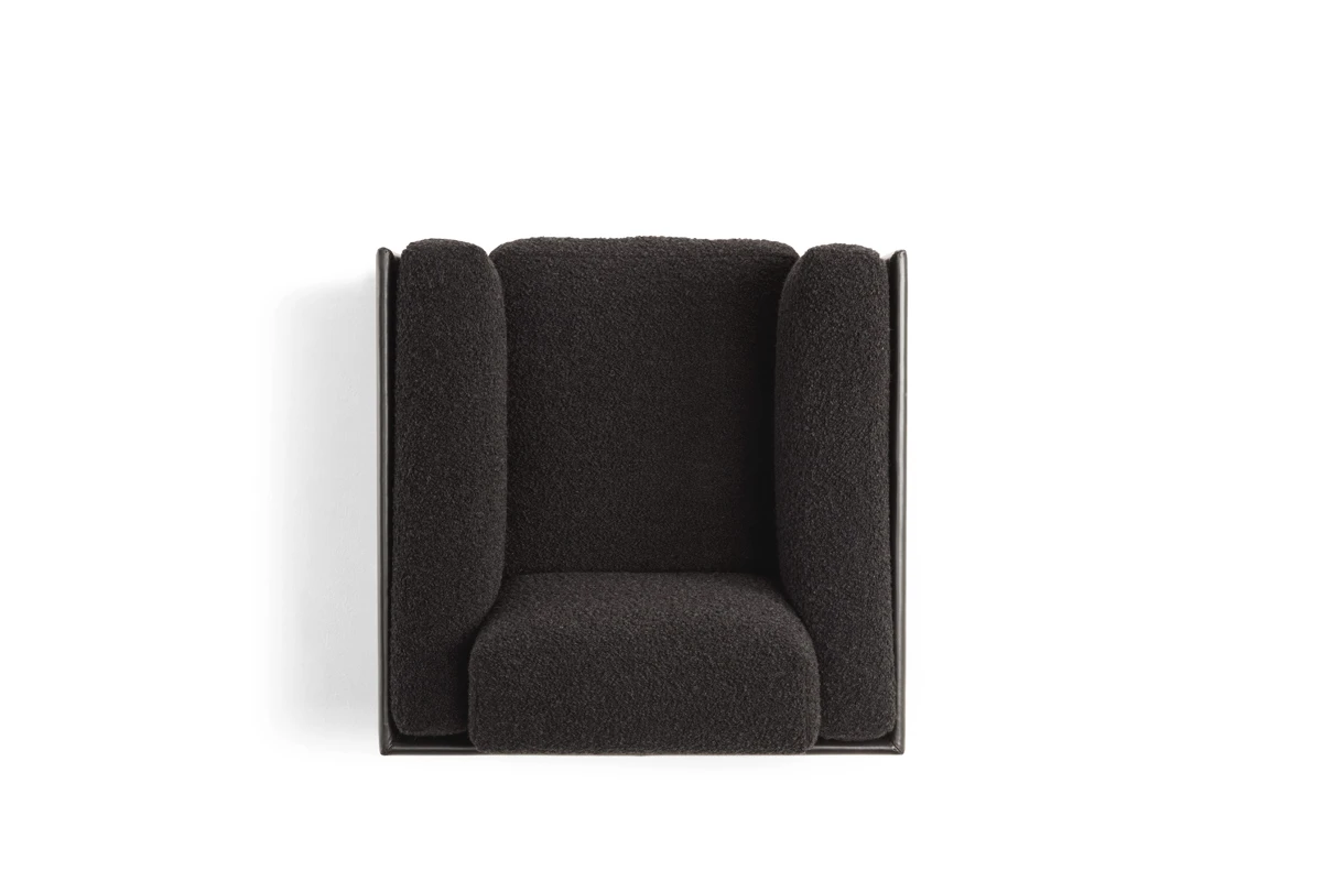 Giorgio fauteuil d’Amura Lab marie structure moderne et confort absolu dans une élégance italienne intemporelle. Disponible chez D-Style Interior.