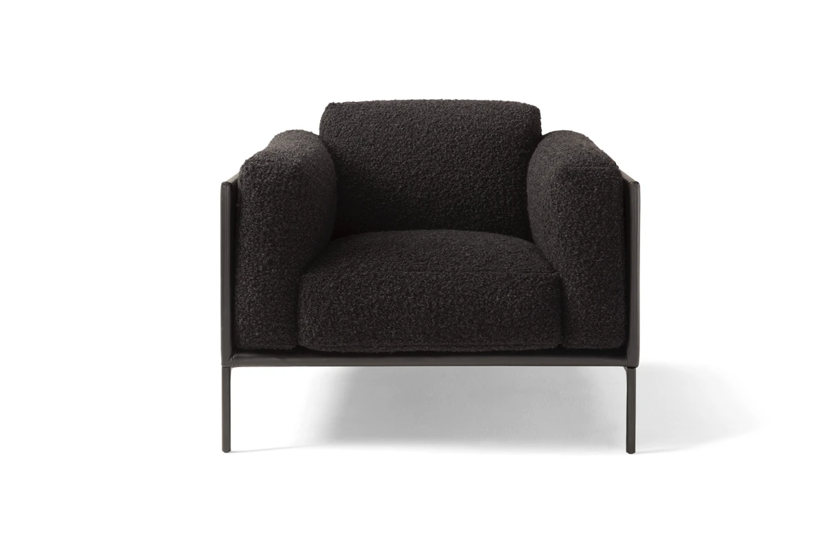Giorgio fauteuil d’Amura Lab marie structure moderne et confort absolu dans une élégance italienne intemporelle. Disponible chez D-Style Interior.