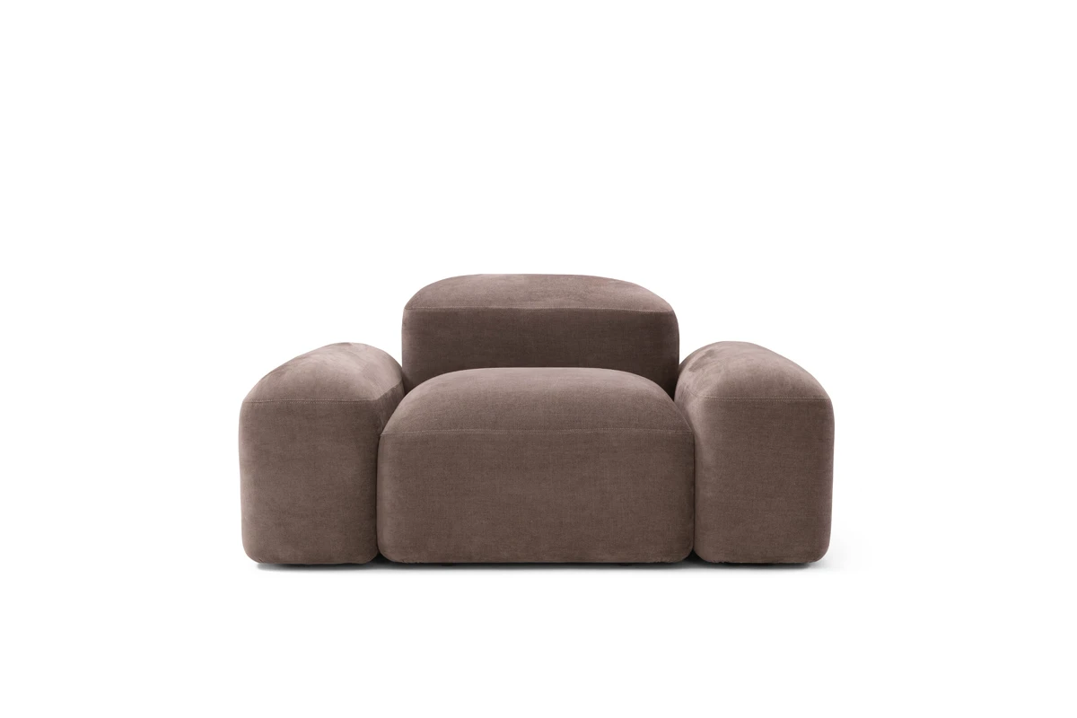 Lapis fauteuil d’Amura Lab allie formes organiques, confort absolu et design italien raffiné. Disponible chez D-Style Interior.