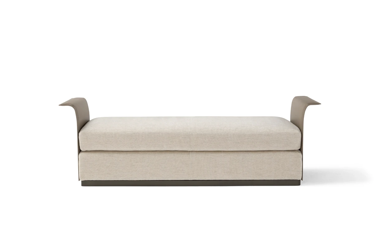 Fauteuil et day-bed design haut de gamme signé Amura Lab, modulable et raffiné, associant confort et esthétique italienne. Disponible chez D-Style Interior.