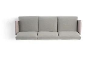 New Link Canapé design haut de gamme par Amura Lab mariant formes douces et structure métallique angulaire pour une élégance contemporaine. Disponible chez D-Style Interior.