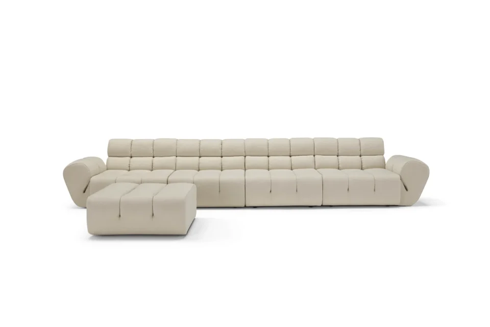 Palmo canapé d’Amura Lab, signé Emanuel Gargano, associe modularité, confort et élégance italienne pour une expérience d’accueil unique. Disponible chez D-Style Interior.