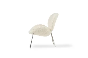 Le fauteuil Uchiwa d’Amura Lab allie élégance japonaise et savoir-faire italien dans une structure légère et sculpturale. Une pièce raffinée et apaisante. Disponible chez D-Style Interior.