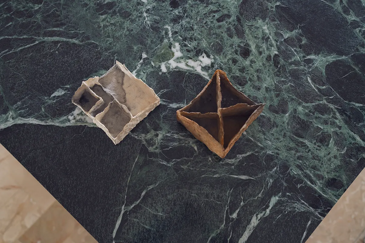 Exilis d’Amura Lab – une table design où légèreté et force s’unissent dans un équilibre parfait, incarnation du savoir-faire italien. Disponible chez D-Style Interior.