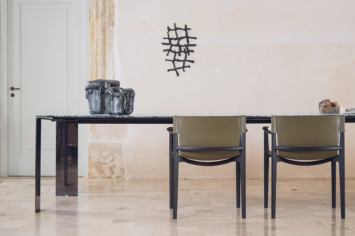 Exilis d’Amura Lab – une table design où légèreté et force s’unissent dans un équilibre parfait, incarnation du savoir-faire italien. Disponible chez D-Style Interior.