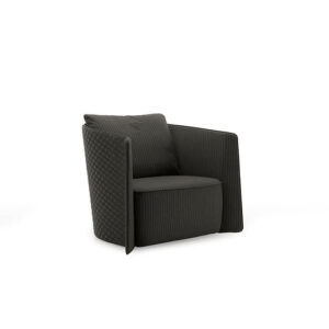 Butterfly | Fauteuil design haut de gamme Bentley Home en cuir ou tissu, assise profonde et accoudoirs évasés, disponible chez D-Style Interior.