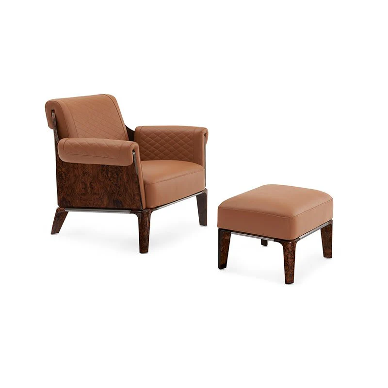 Sherwood | Fauteuil design Bentley Home en cuir ou tissu, dossier courbé, structure en bois plaqué, détails en acier gris canon, disponible chez D-Style Interior
