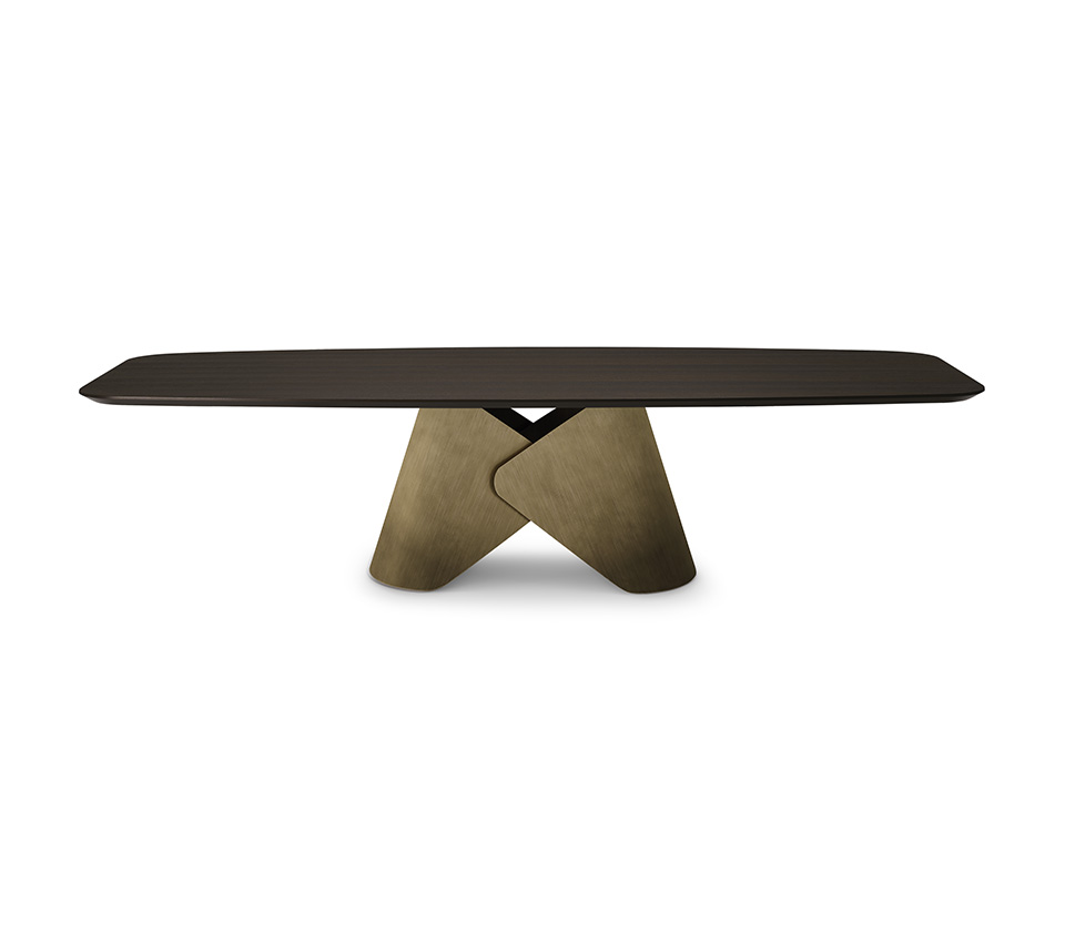 Scott Wood table de Cattelan Italia allie l’art du bois noble et la puissance sculpturale du métal dans une création d’exception. Disponible chez D-Style Interior.