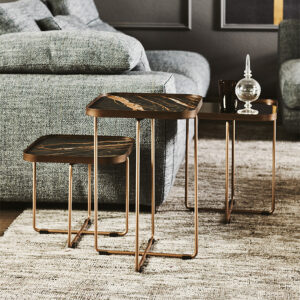 Table basse design haut de gamme Benny Keramik par Cattelan Italia, plateau céramique Marmi carré avec pieds en X, disponible chez D-Style Interior.