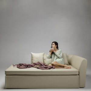 Canapé lit design haut de gamme Chaise Longue par Colunex, système de relèvement automatique, disponible chez D-Style Interior.