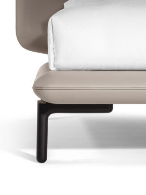 DUO Lit design haut de gamme par Poltrona Frau en cuir Pelle Frau® et bois massif, design italien disponible chez D-Style Interior