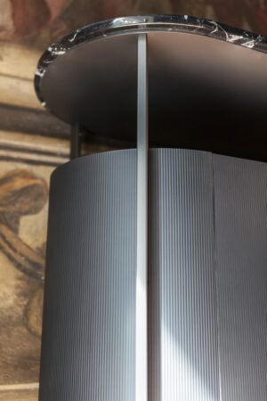 Bibliothèque design haut de gamme Oceano par Poltrona Frau, malle-bibliothèque en cuir Pelle Frau® avec bureau rabattable, disponible chez D-Style Interior