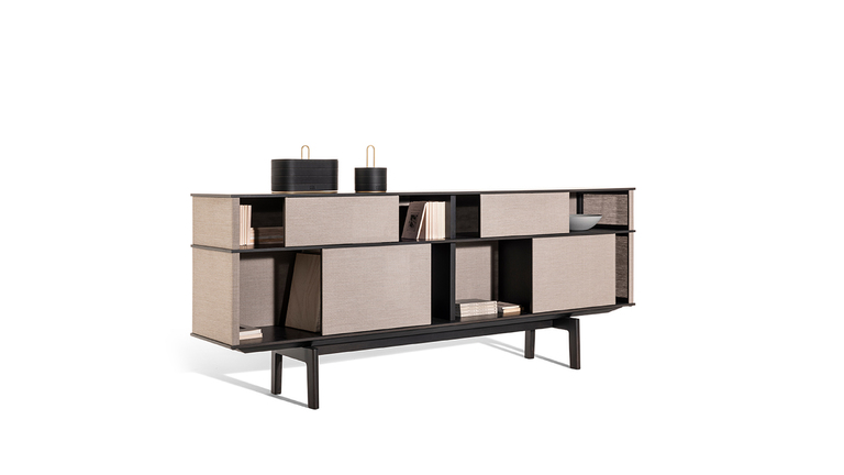 Lloyd Tex Cabinet haut Poltrona Frau : bibliothèque design haut de gamme avec panneaux Techno-fabric coulissants. Design Jean-Marie Massaud. D-Style Interior.