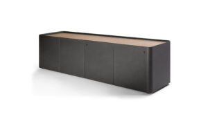 Bibliothèque design haut de gamme Trust Cabinet par Poltrona Frau, design Lievore-Altherr-Park avec structure bois et cuir Saddle Executive, disponible chez D-Style Interior