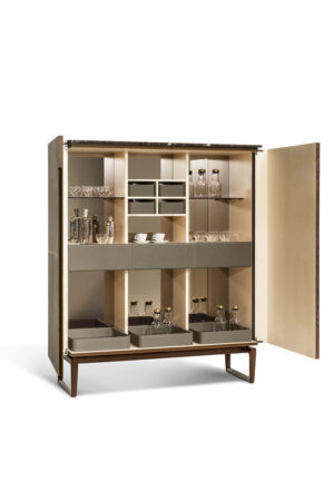 Meuble bar design haut de gamme Fidelio par Poltrona Frau, structure frêne avec intérieur érable éclairé, disponible chez D-Style Interior