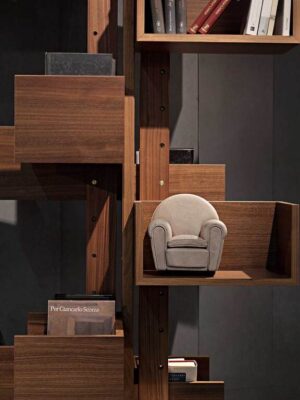 Bibliothèque design haut de gamme Albero par Poltrona Frau, structure noyer massif rotative 360°, disponible chez D-Style Interior