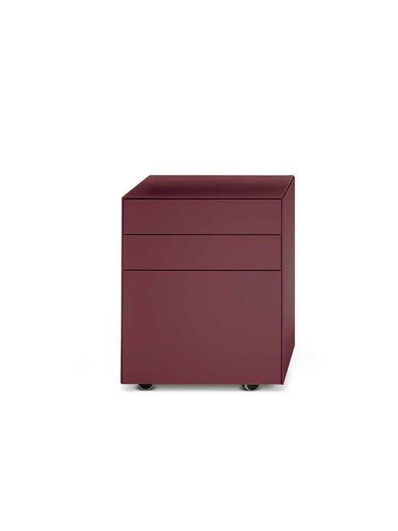 Meuble de rangement design haut de gamme CEO Cube par Poltrona Frau, gainage cuir avec portes à pression, disponible chez D-Style Interior