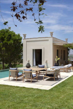 Canapé design haut de gamme The Secret Garden par Poltrona Frau, structure teck massif avec tissage bicolore, disponible chez D-Style Interior