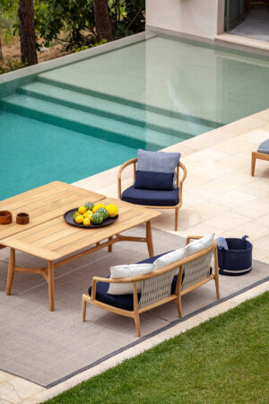 Canapé design haut de gamme The Secret Garden par Poltrona Frau, structure teck massif avec tissage bicolore, disponible chez D-Style Interior