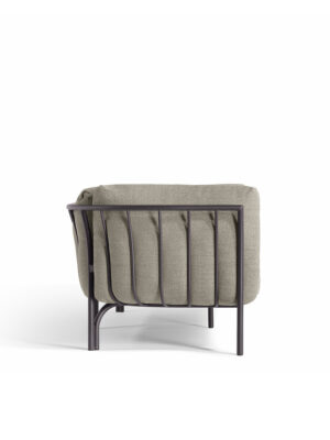 Canapé design haut de gamme Mirabell par Poltrona Frau, structure aluminium embossé avec coussins déhoussables, disponible chez D-Style Interior