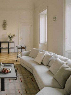 Canapé design haut de gamme DUO par Poltrona Frau, design courbe modulaire gainé cuir Pelle Frau®, disponible chez D-Style Interior