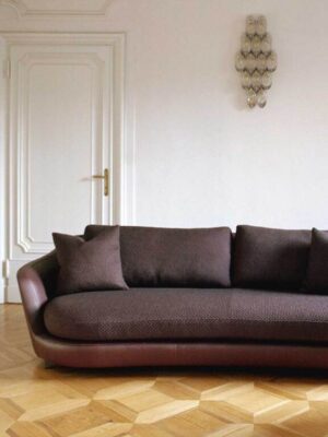 Canapé design haut de gamme DUO par Poltrona Frau, design courbe modulaire gainé cuir Pelle Frau®, disponible chez D-Style Interior