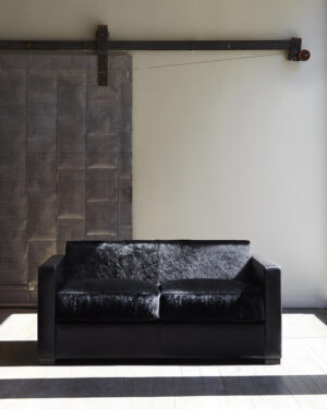 Canapé design haut de gamme Linea A par Poltrona Frau, structure hêtre massif avec revêtement cuir Pelle Frau®, disponible chez D-Style Interior