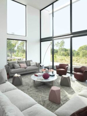 Canapé design haut de gamme Bretagne par Poltrona Frau, structure hêtre avec coque cuir Pelle Frau® et assise plumes, disponible chez D-Style Interior