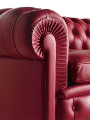 Canapé design haut de gamme Chester par Poltrona Frau, structure hêtre avec capitonnage main iconique, disponible chez D-Style Interior