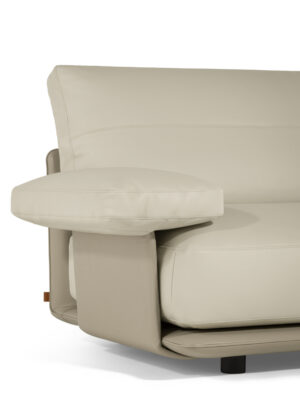 Blisscape Canapé Poltrona Frau : canapé design haut de gamme trois places signé Serafini + Palomba. Structure cuir, coussins amovibles. D-Style Interior.