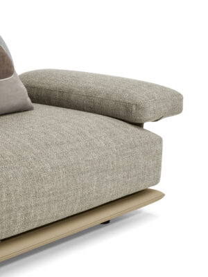 Blisscape Canapé Poltrona Frau : canapé design haut de gamme trois places signé Serafini + Palomba. Structure cuir, coussins amovibles. D-Style Interior.