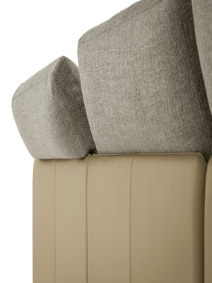 Blisscape Canapé Poltrona Frau : canapé design haut de gamme trois places signé Serafini + Palomba. Structure cuir, coussins amovibles. D-Style Interior.