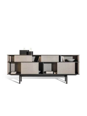 Lloyd Tex Cabinet haut Poltrona Frau : bibliothèque design haut de gamme avec panneaux Techno-fabric coulissants. Design Jean-Marie Massaud. D-Style Interior.