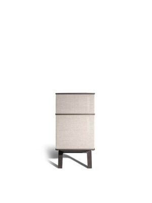 Lloyd Tex Cabinet haut Poltrona Frau : bibliothèque design haut de gamme avec panneaux Techno-fabric coulissants. Design Jean-Marie Massaud. D-Style Interior.