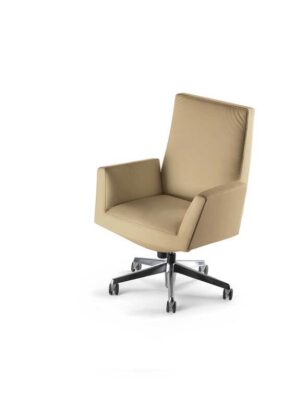 Chaise de bureau design haut de gamme Poltrona Frau Chancellor en cuir Pelle Frau®, base pivotante en aluminium poli avec mécanisme Syncron. Disponible chez D-Style Interior.