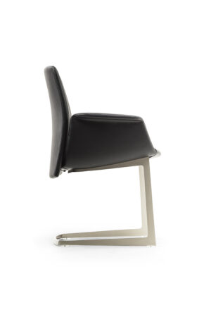 Downtown Conference | Chaise Cantilever Poltrona Frau, design contemporain et ergonomique par Jean-Marie Massaud, revêtement cuir Pelle Frau®. Disponible chez D-Style Interior.