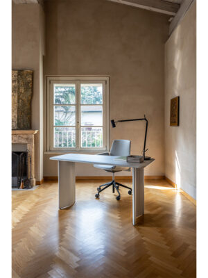 Downtown Conference | Chaise de bureau haut de gamme 360° Poltrona Frau, design italien et ergonomique par Jean-Marie Massaud, revêtement cuir Pelle Frau®. Disponible chez D-Style Interior.